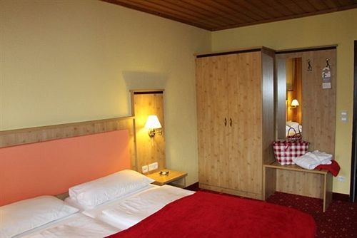 Hotel Lindwurm 2*